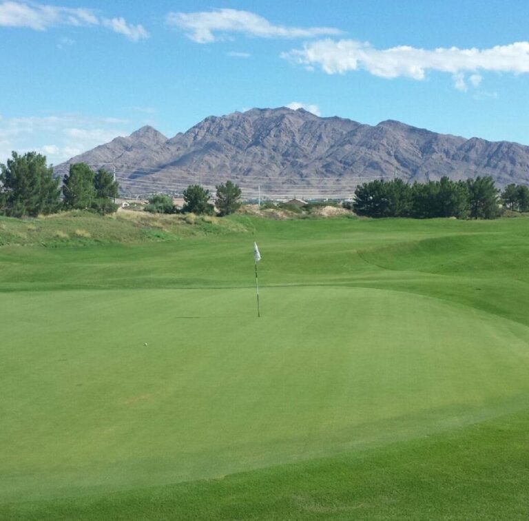 Golf course with Mountains in the backdrop